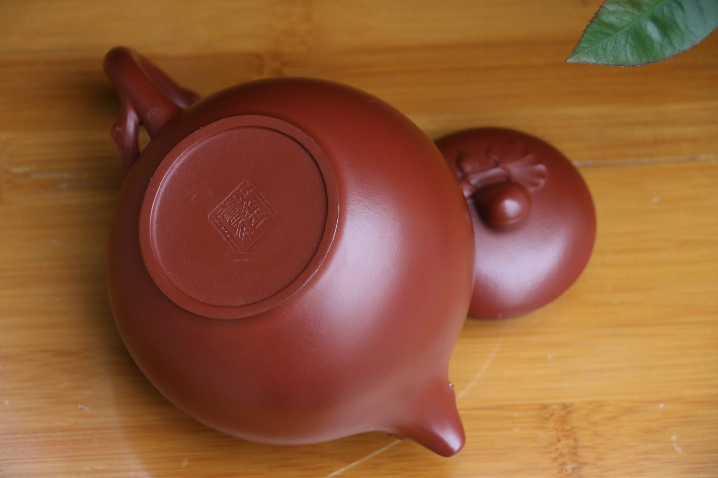 300cc 중국 Yixing 수제 Zisha Da Hong Pao 점토 "피스타치오" 찻주전자