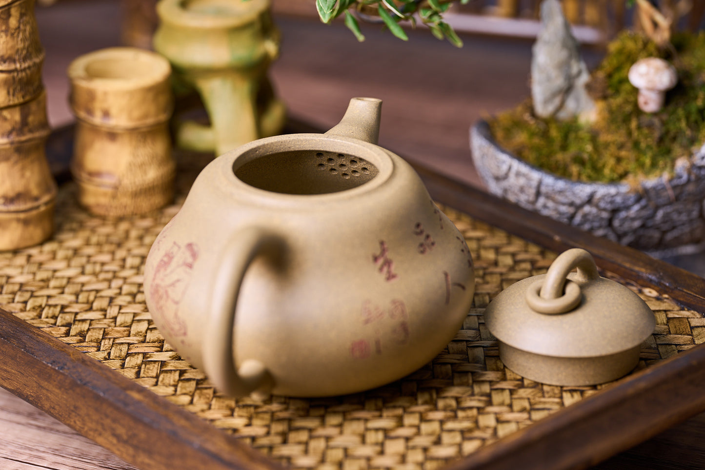 Duan Clay Hu Lu ティーポット、高級職人 Chu GuoFeng 储国峰によって彫刻されました。