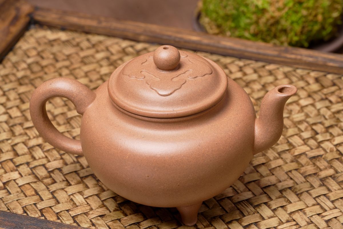 Da Bin Ruyi 다리가 3개인 Yixing Purple Clay (Zisha) 찻주전자. 수제 150ml