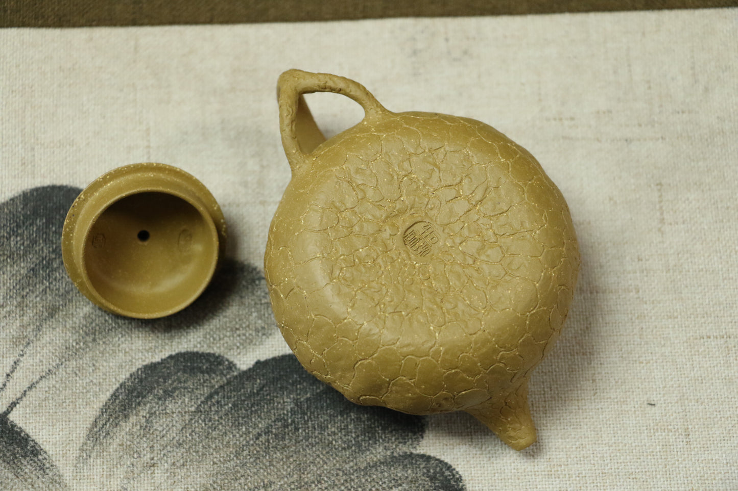 220cc Duan Clay Handmade Zisha Teapot "Gong Chun" (供春)