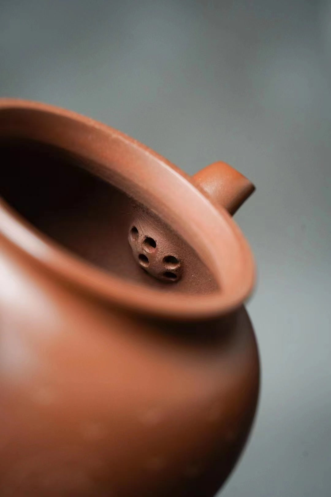 180cc 숙성된 자주색 점토 찻주전자 "Huai Ying" 찻주전자